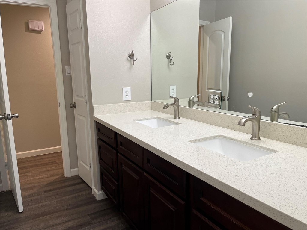 304 S Shadowbend Avenue - Photo 28