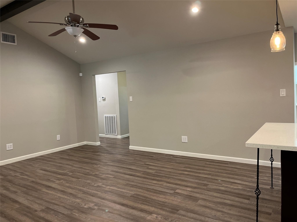 304 S Shadowbend Avenue - Photo 18