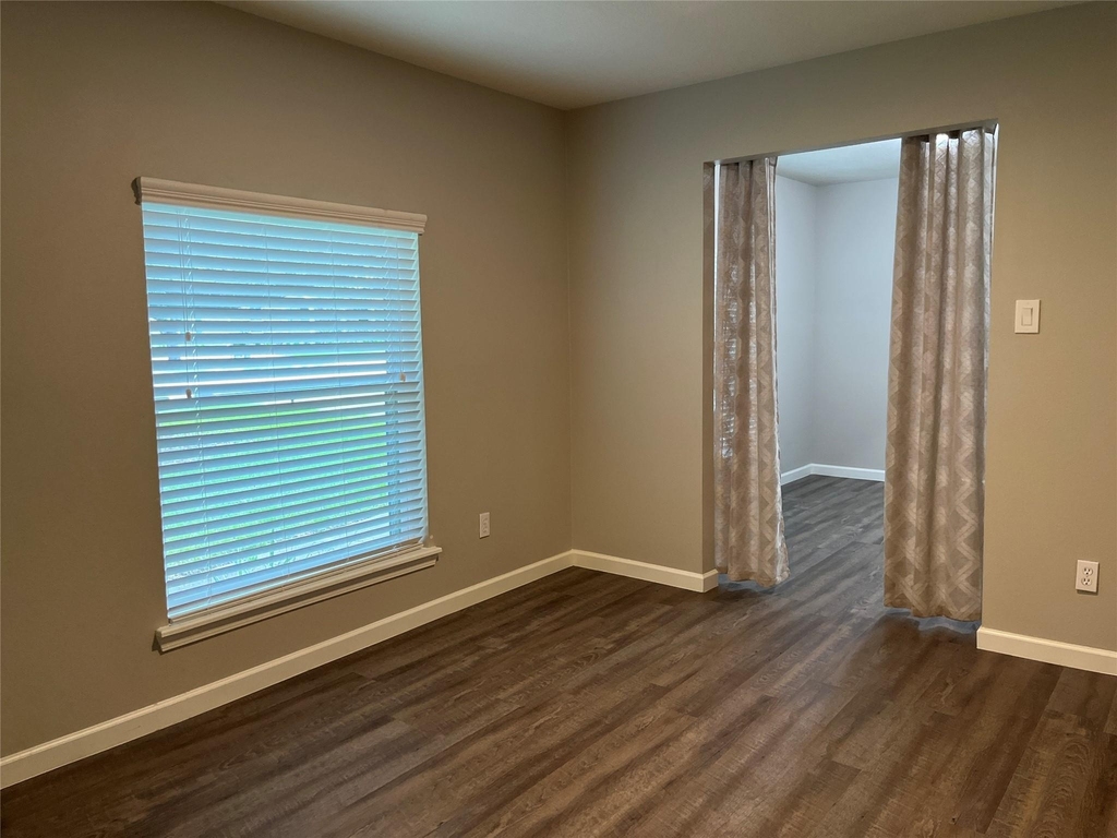 304 S Shadowbend Avenue - Photo 20