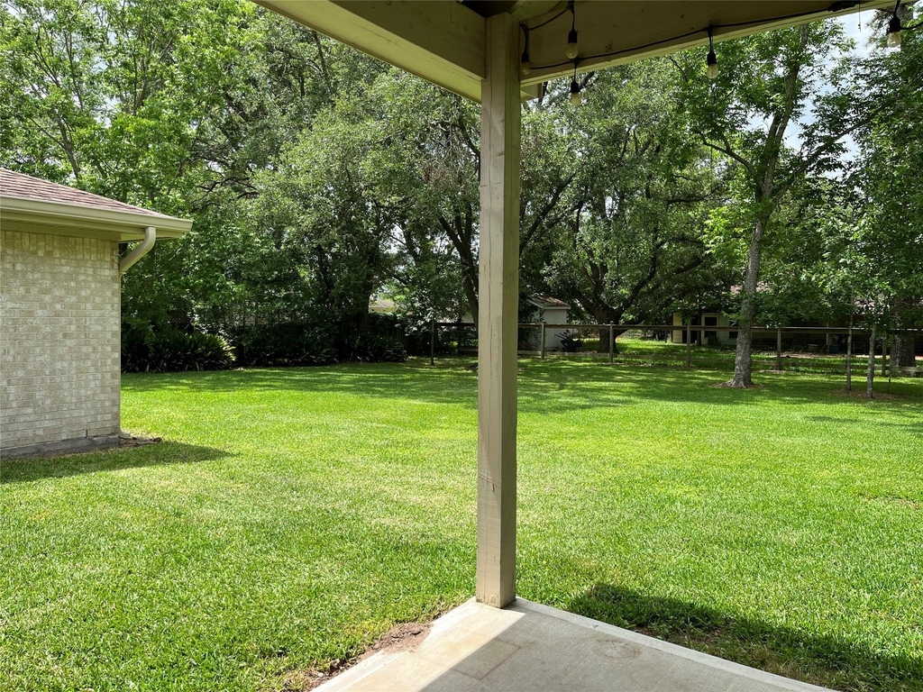 304 S Shadowbend Avenue - Photo 14