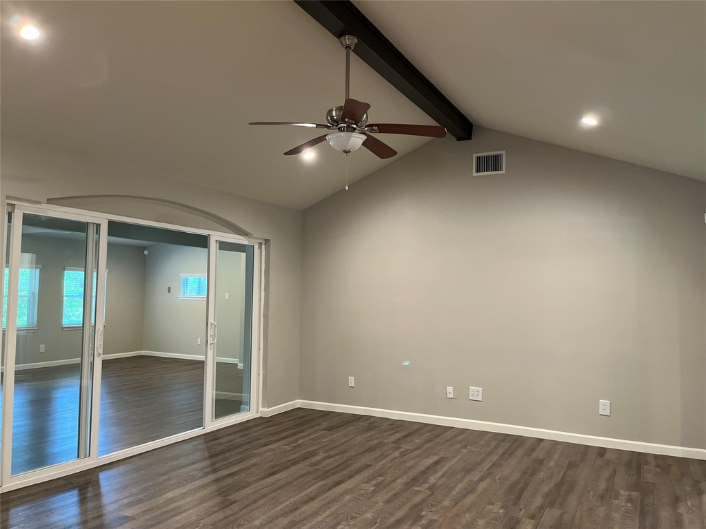 304 S Shadowbend Avenue - Photo 5