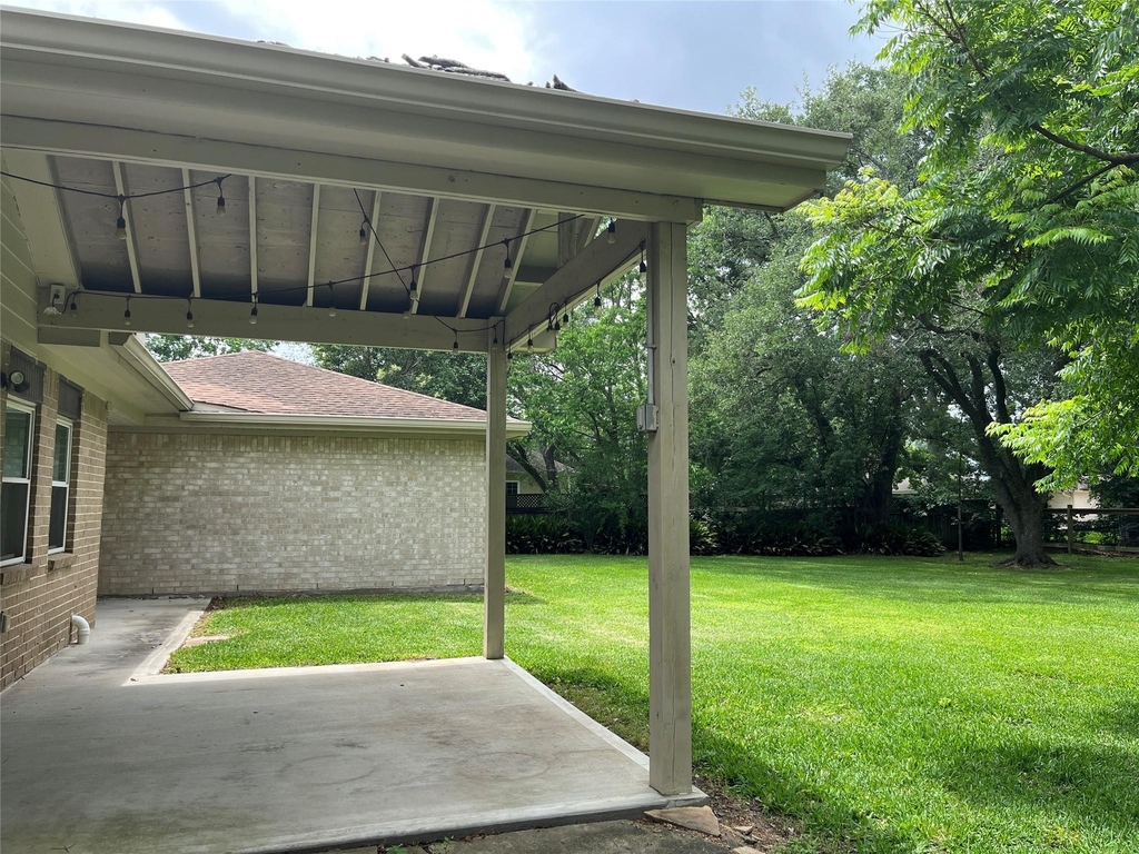304 S Shadowbend Avenue - Photo 35