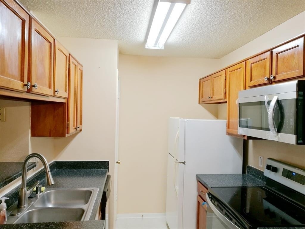 2121 Hepburn Street - Photo 0