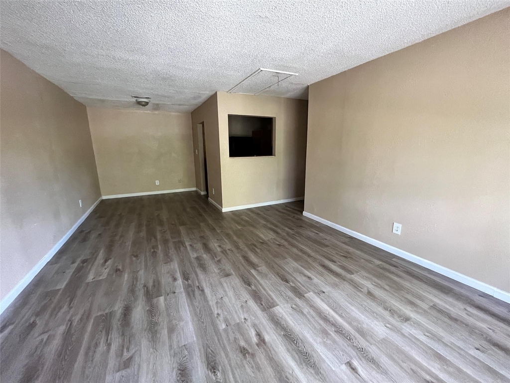 10235 Algiers Road - Photo 0