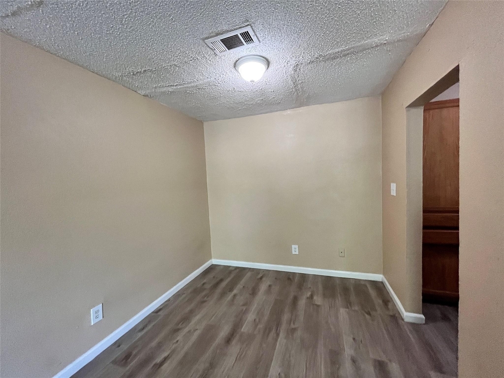 10235 Algiers Road - Photo 3