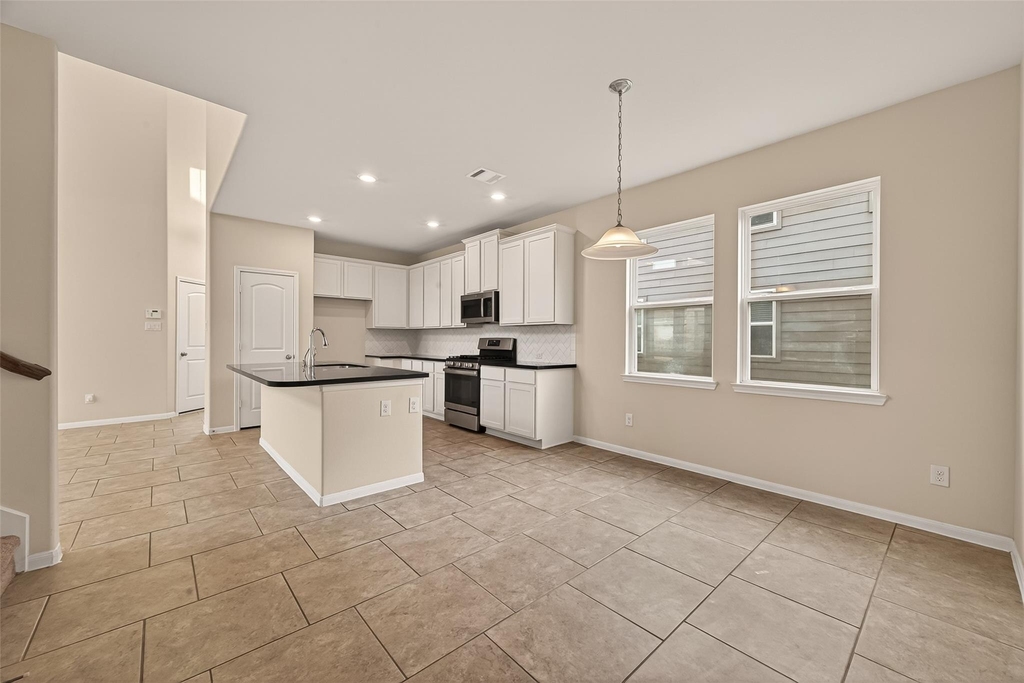 6126 Prince Place Dr - Photo 8