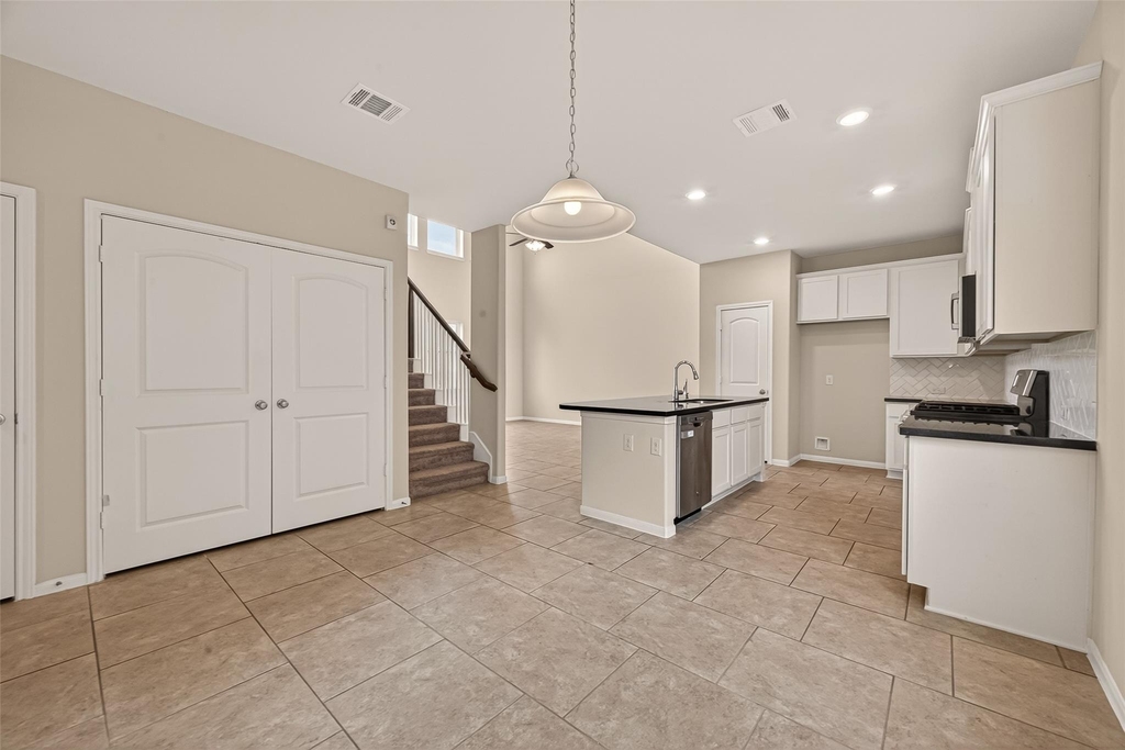 6126 Prince Place Dr - Photo 9