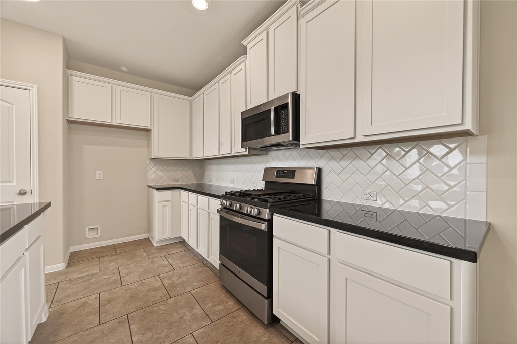 6126 Prince Place Dr - Photo 11