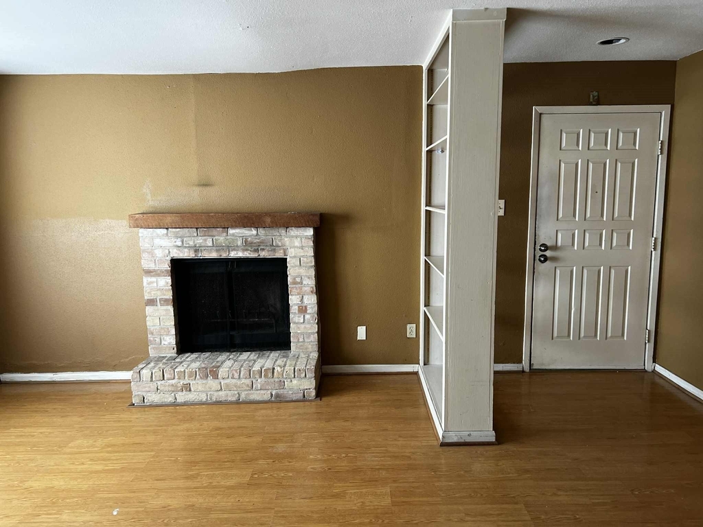 2100 Wilcrest Drive - Photo 4