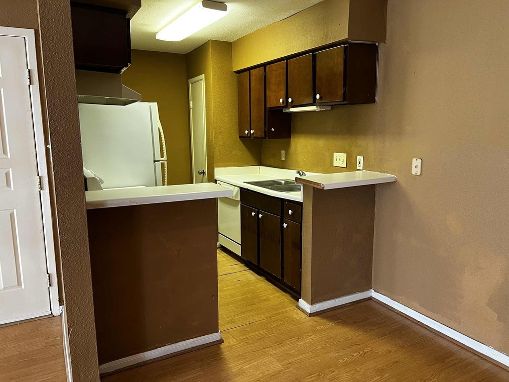 2100 Wilcrest Drive - Photo 7