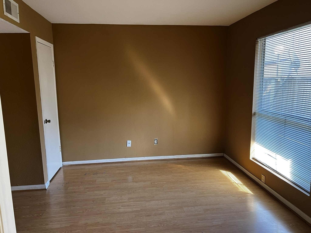 2100 Wilcrest Drive - Photo 11
