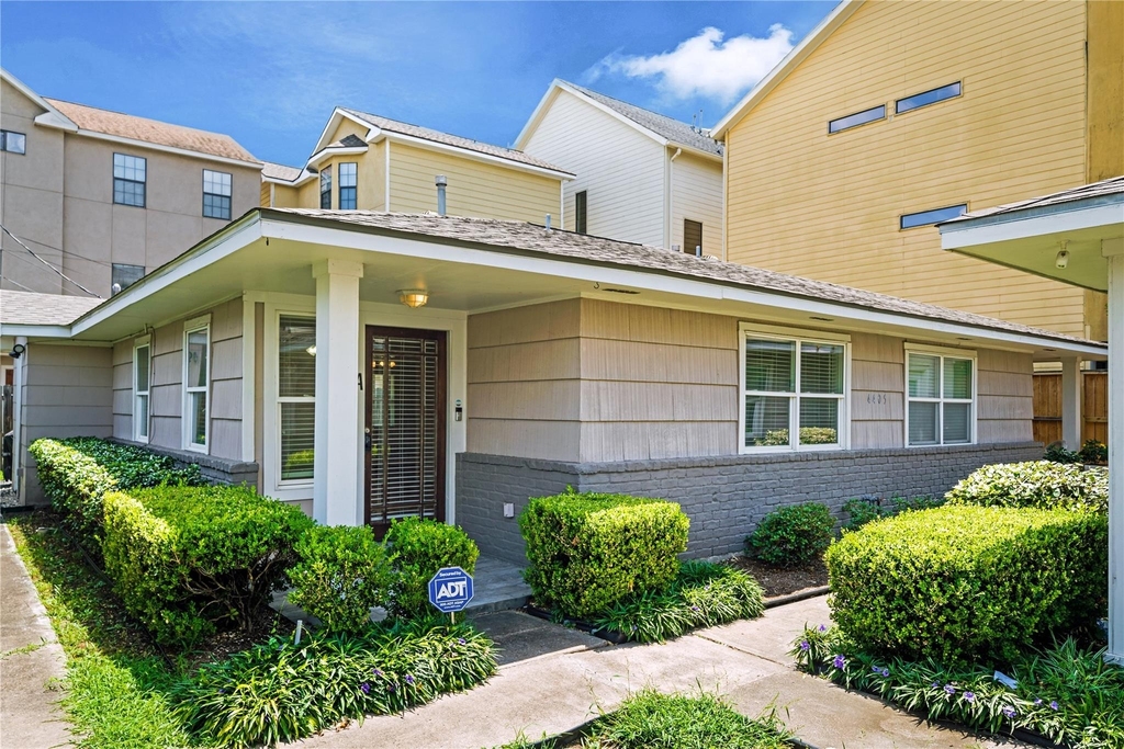 4405 Marina Street - Photo 2