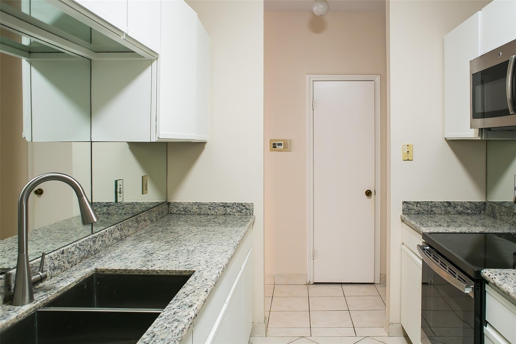 3098 Holly Hall Street - Photo 11