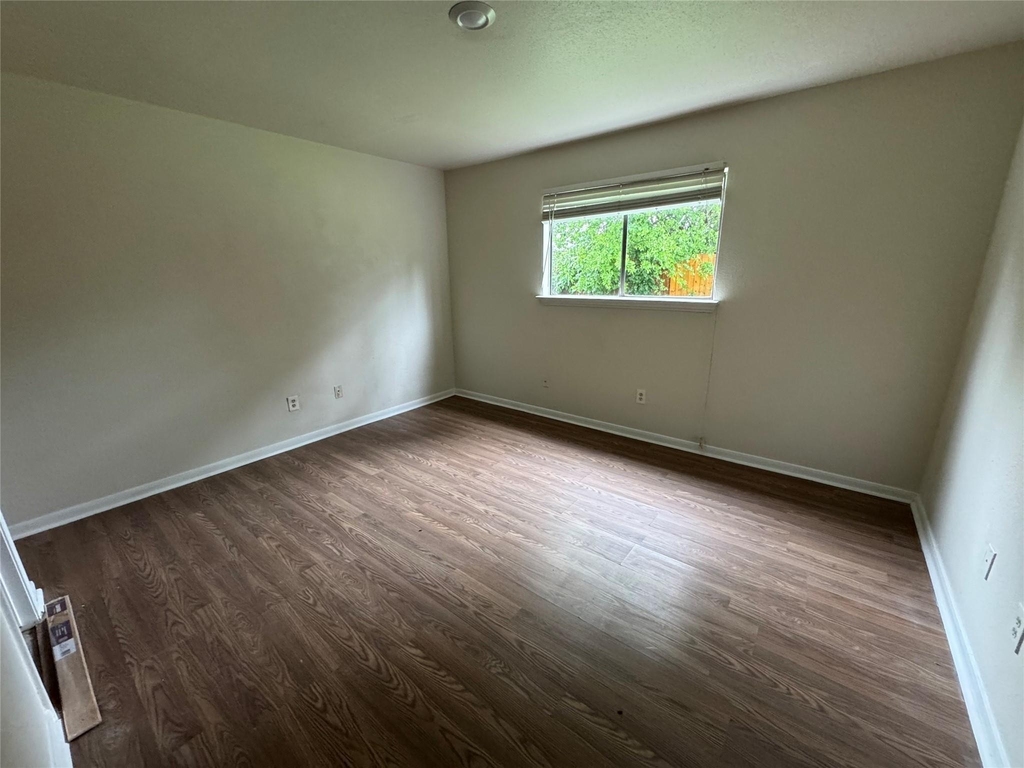 3229 Hirschfield Road - Photo 5