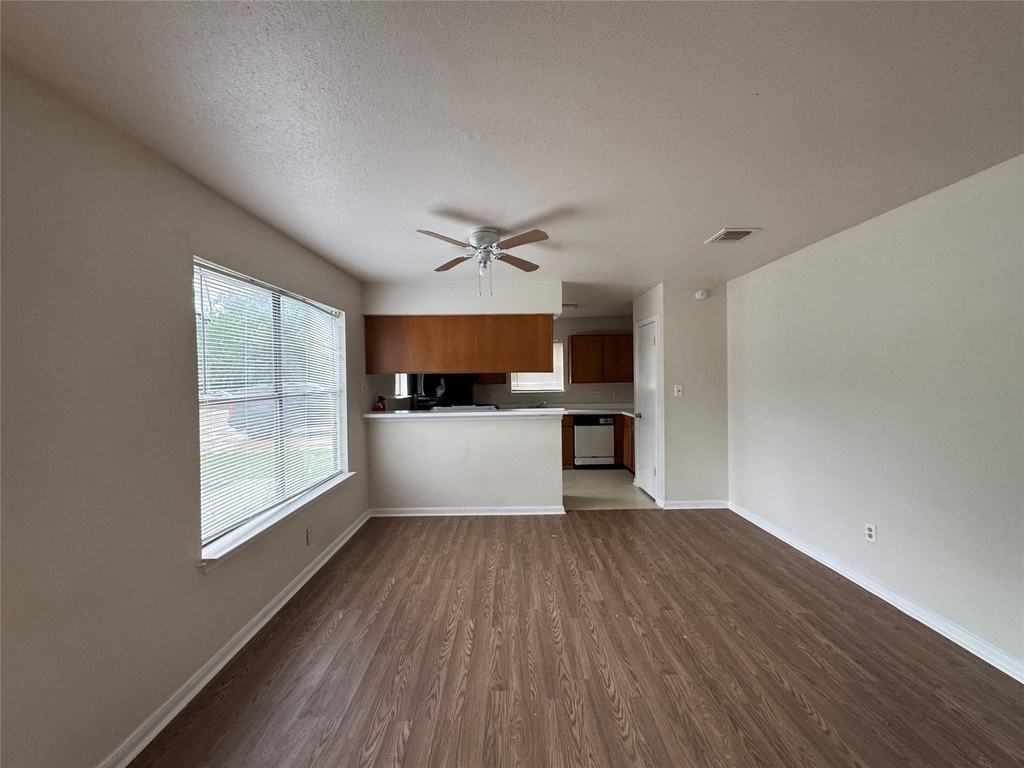 3229 Hirschfield Road - Photo 3