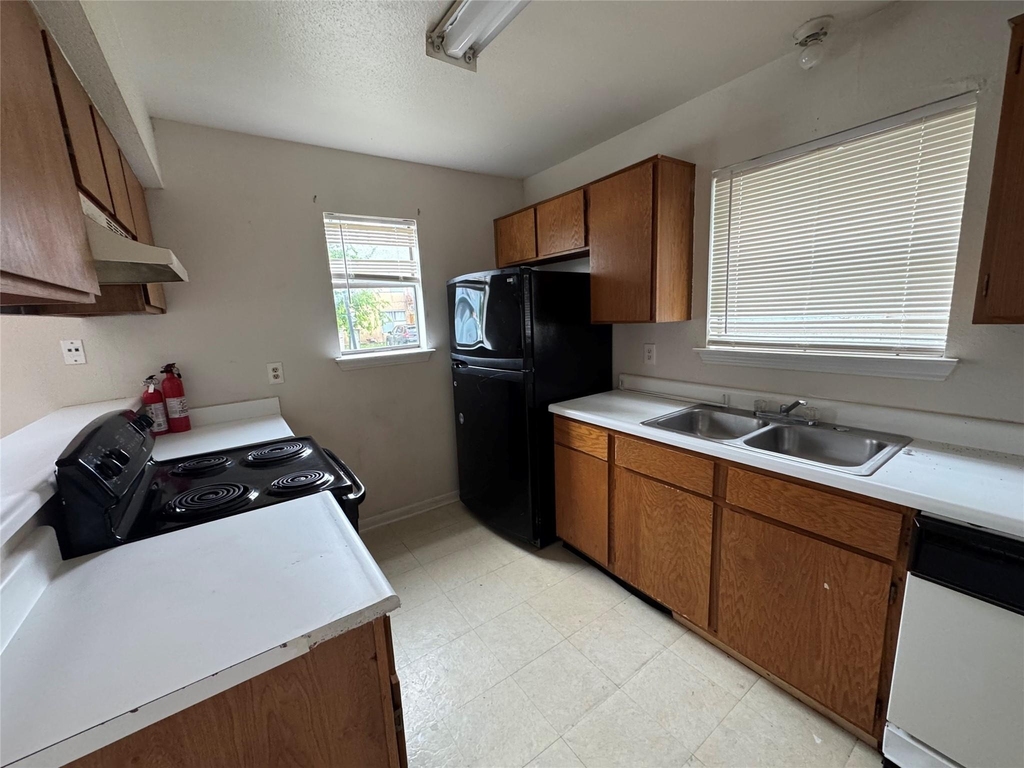 3229 Hirschfield Road - Photo 1