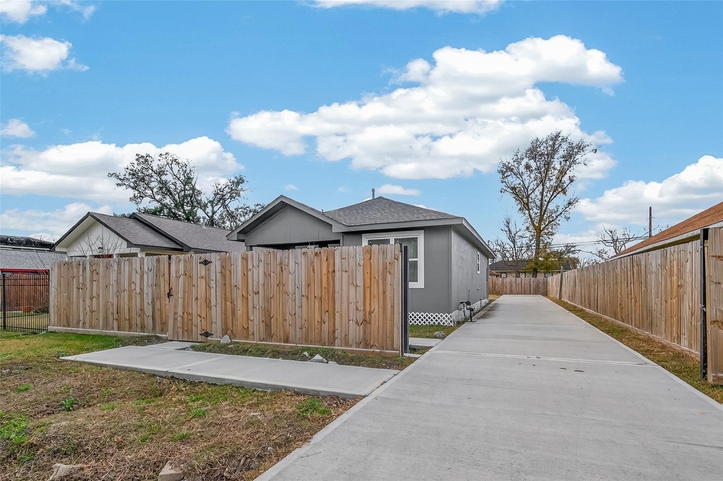 4309 Beggs Street - Photo 2