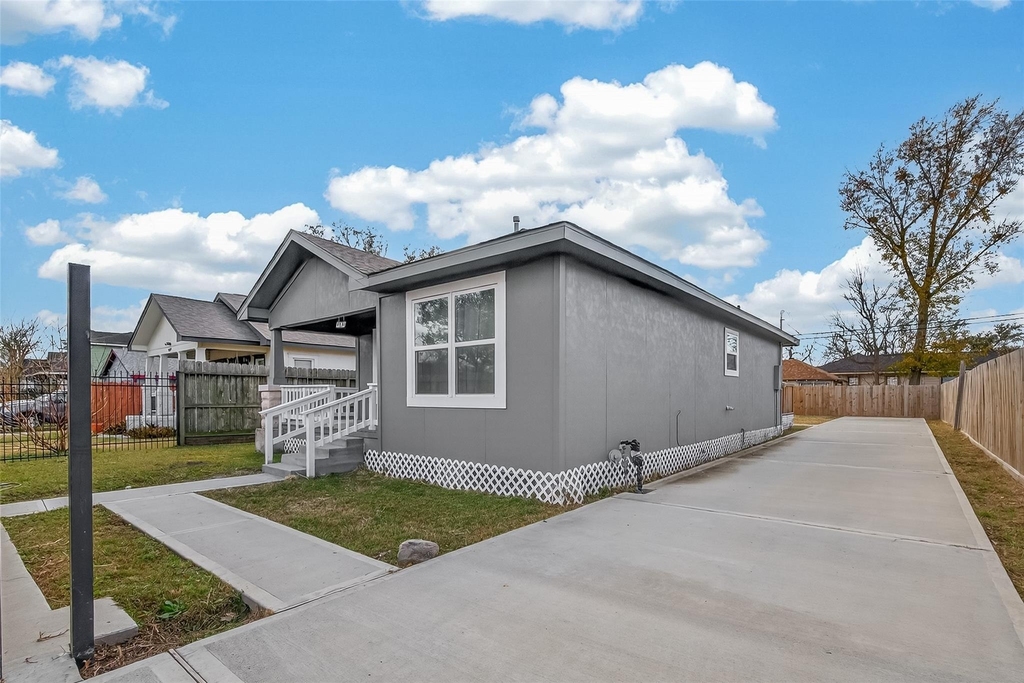 4309 Beggs Street - Photo 3