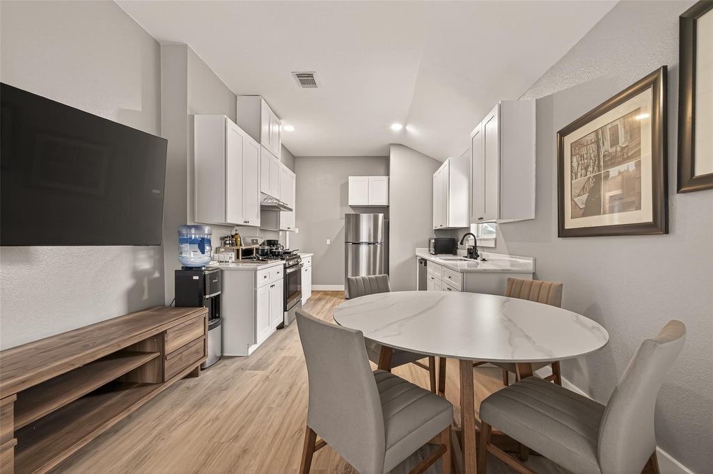 4309 Beggs Street - Photo 6