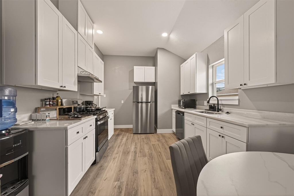 4309 Beggs Street - Photo 10