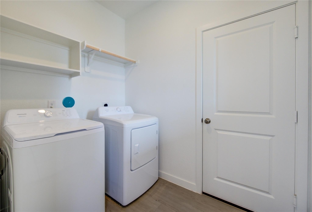 1047 Blue Stone Drive - Photo 5