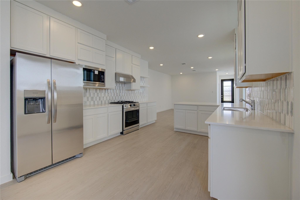 1047 Blue Stone Drive - Photo 18
