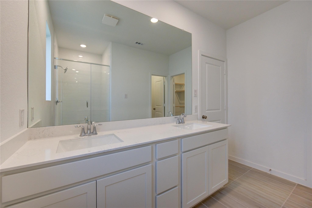 1047 Blue Stone Drive - Photo 43