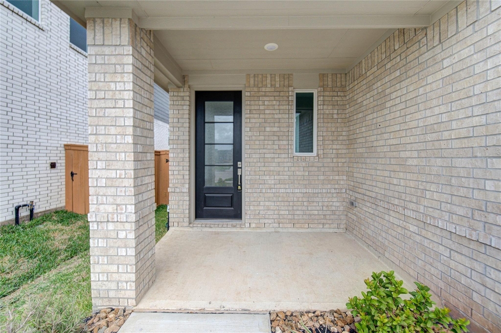 1047 Blue Stone Drive - Photo 2