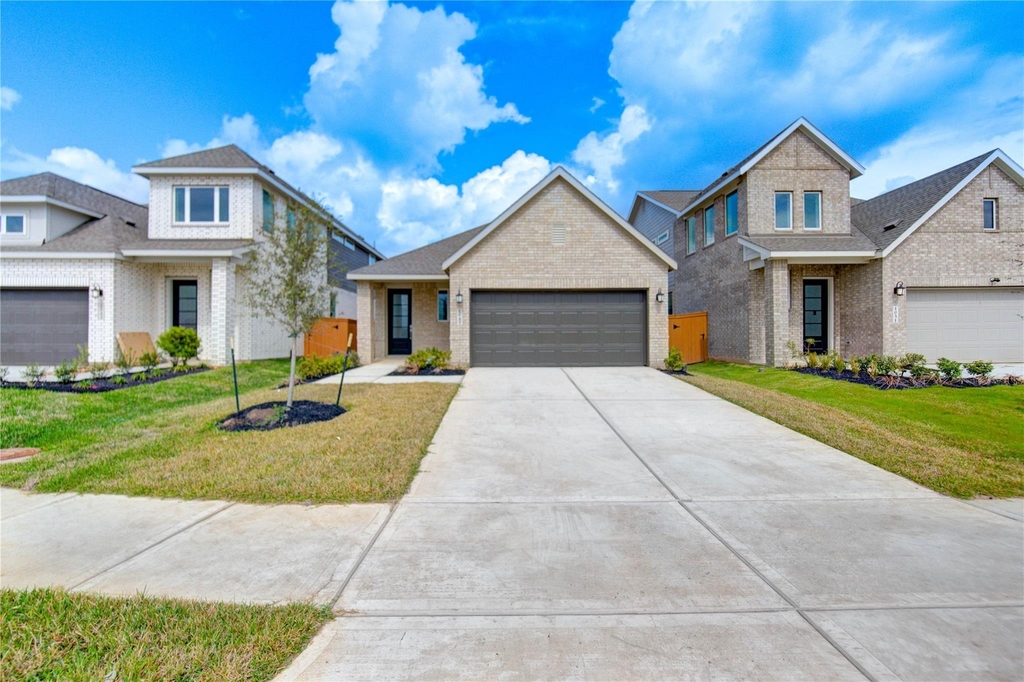 1047 Blue Stone Drive - Photo 1