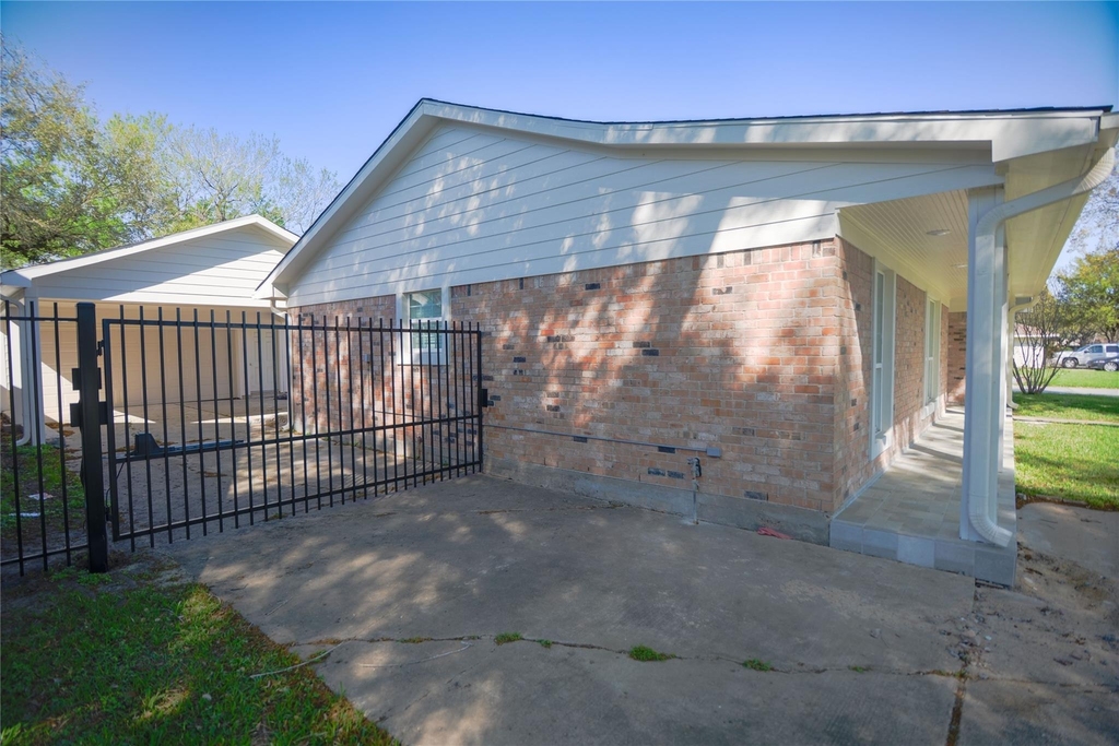 8006 Richmond Avenue - Photo 7
