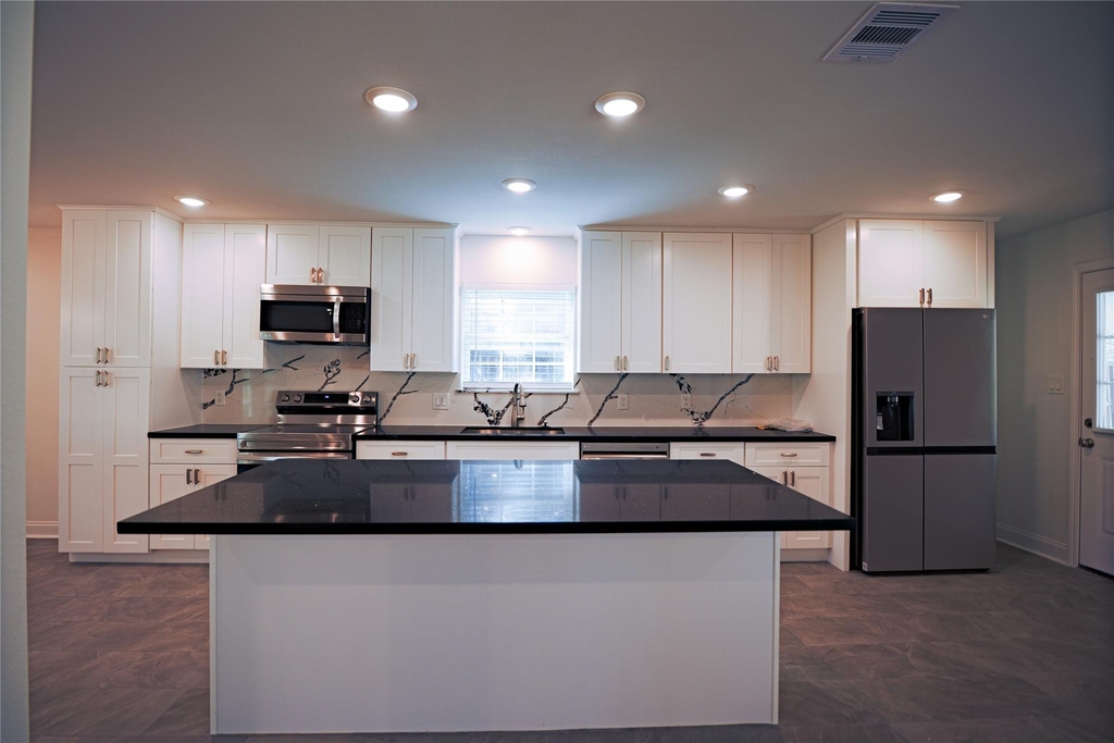 8006 Richmond Avenue - Photo 10