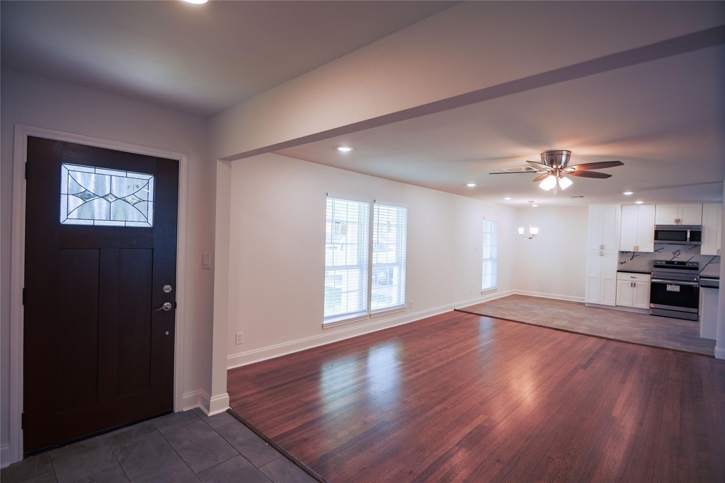 8006 Richmond Avenue - Photo 9