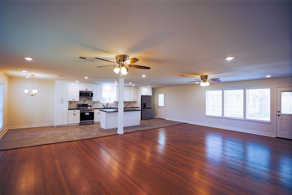 8006 Richmond Avenue - Photo 8