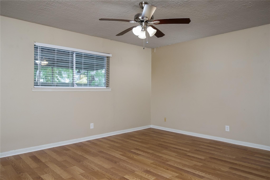 13215 Lake Breeze Lane - Photo 9