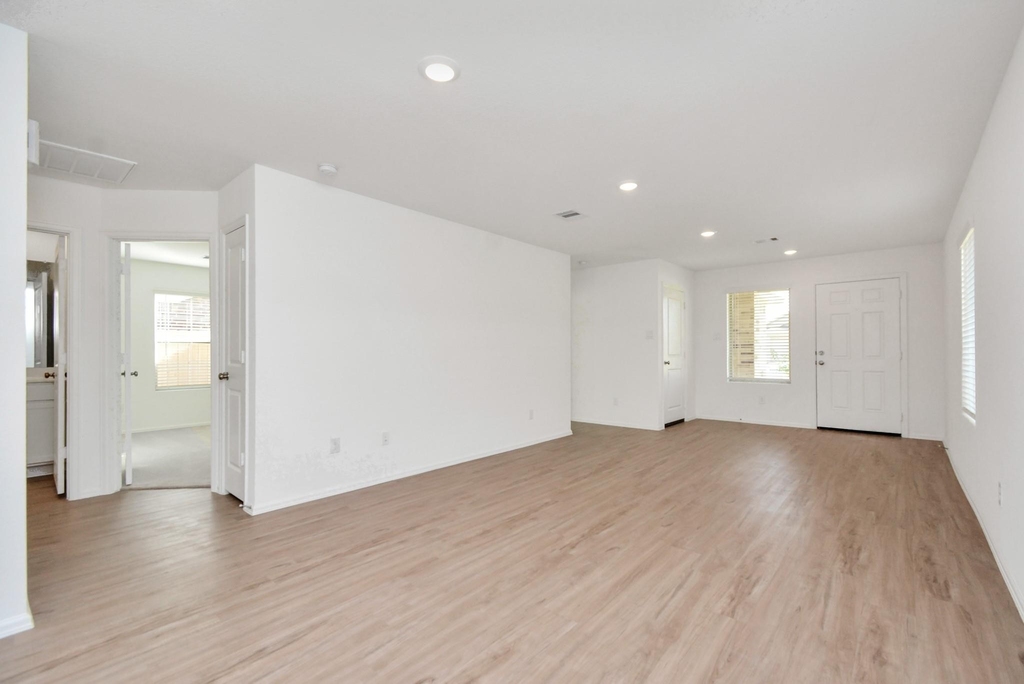 26726 Paloma Blanca Drive - Photo 15