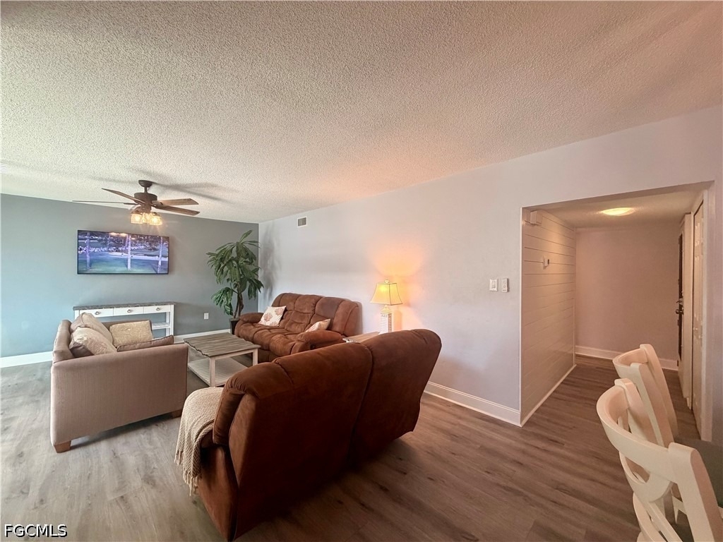 4912 Vincennes Street - Photo 5