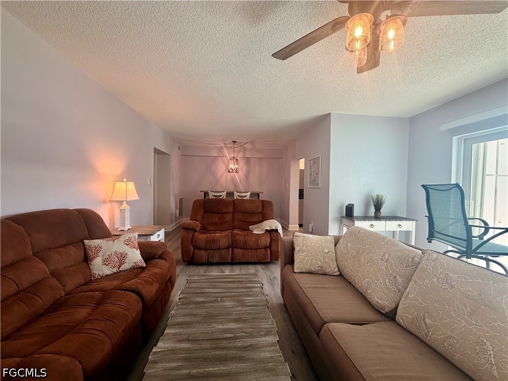 4912 Vincennes Street - Photo 6