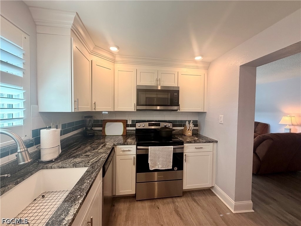 4912 Vincennes Street - Photo 10