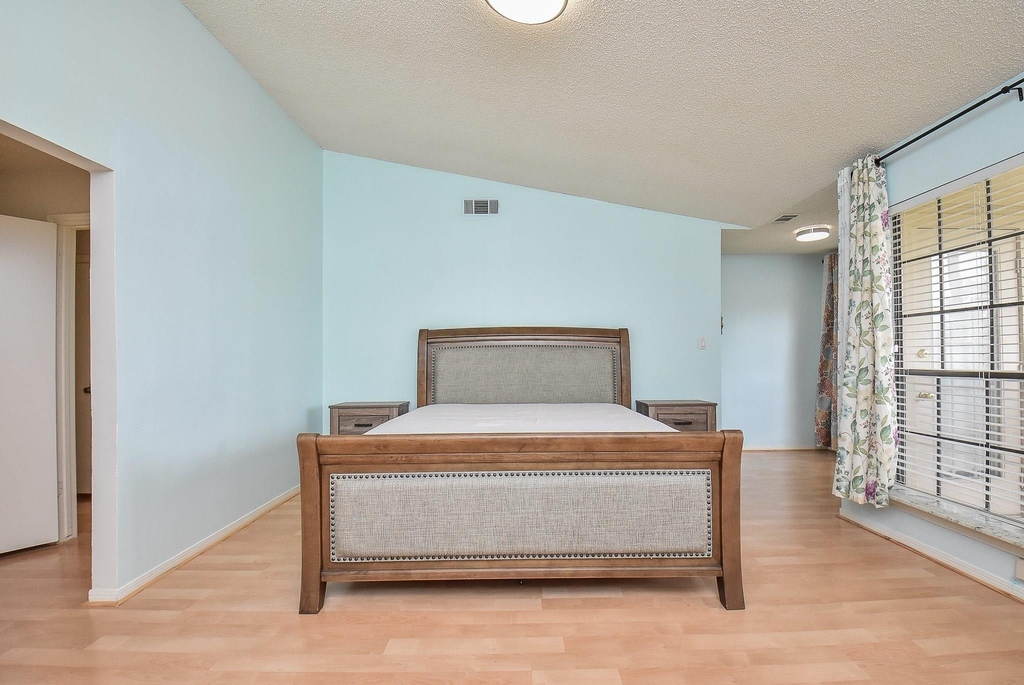800 Country Place Drive - Photo 15
