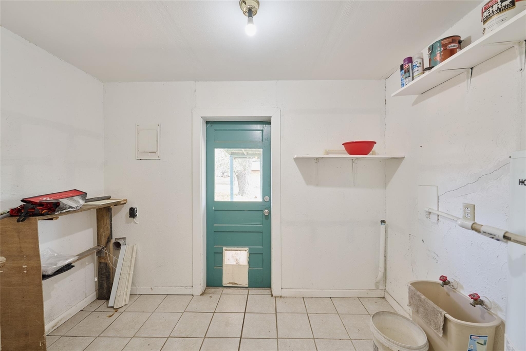 203 Paul Knox Street - Photo 20