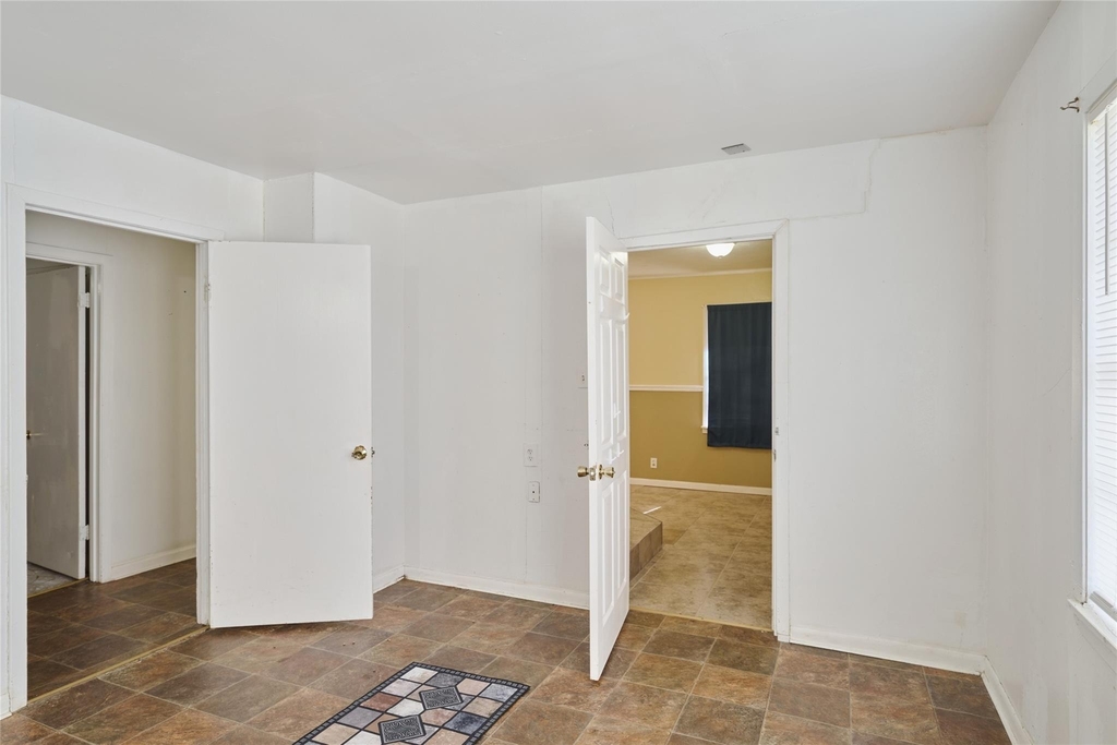 203 Paul Knox Street - Photo 6