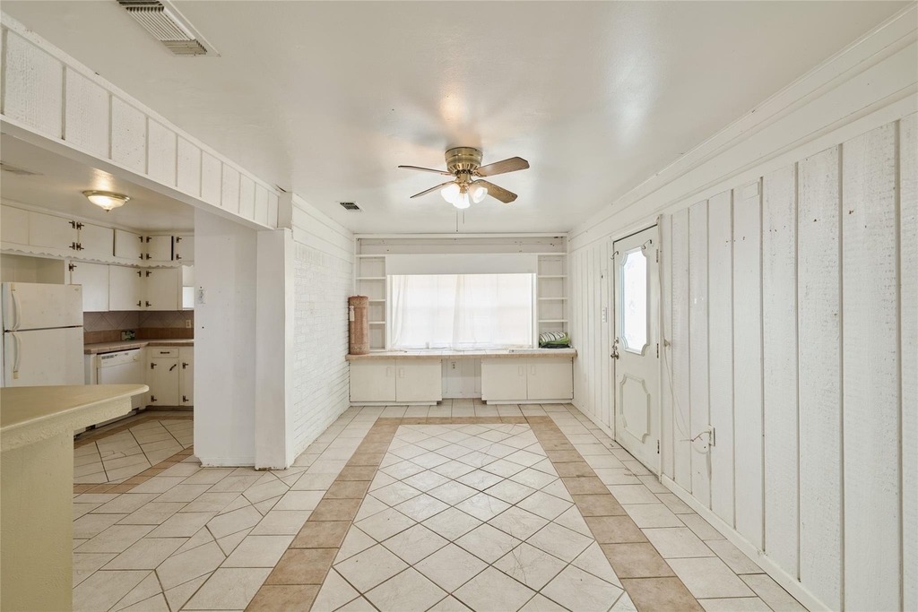 203 Paul Knox Street - Photo 18