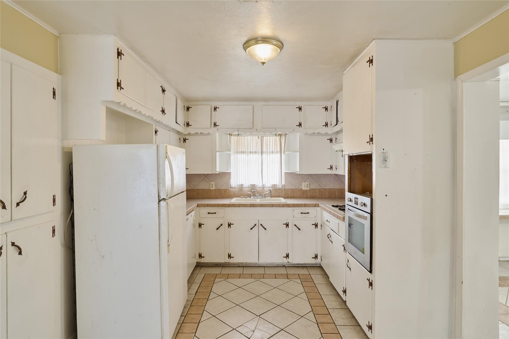 203 Paul Knox Street - Photo 14