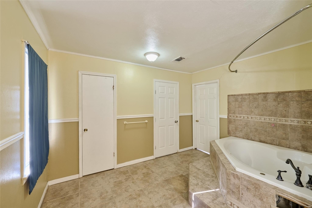 203 Paul Knox Street - Photo 29