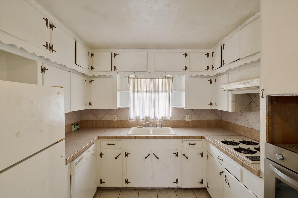 203 Paul Knox Street - Photo 15