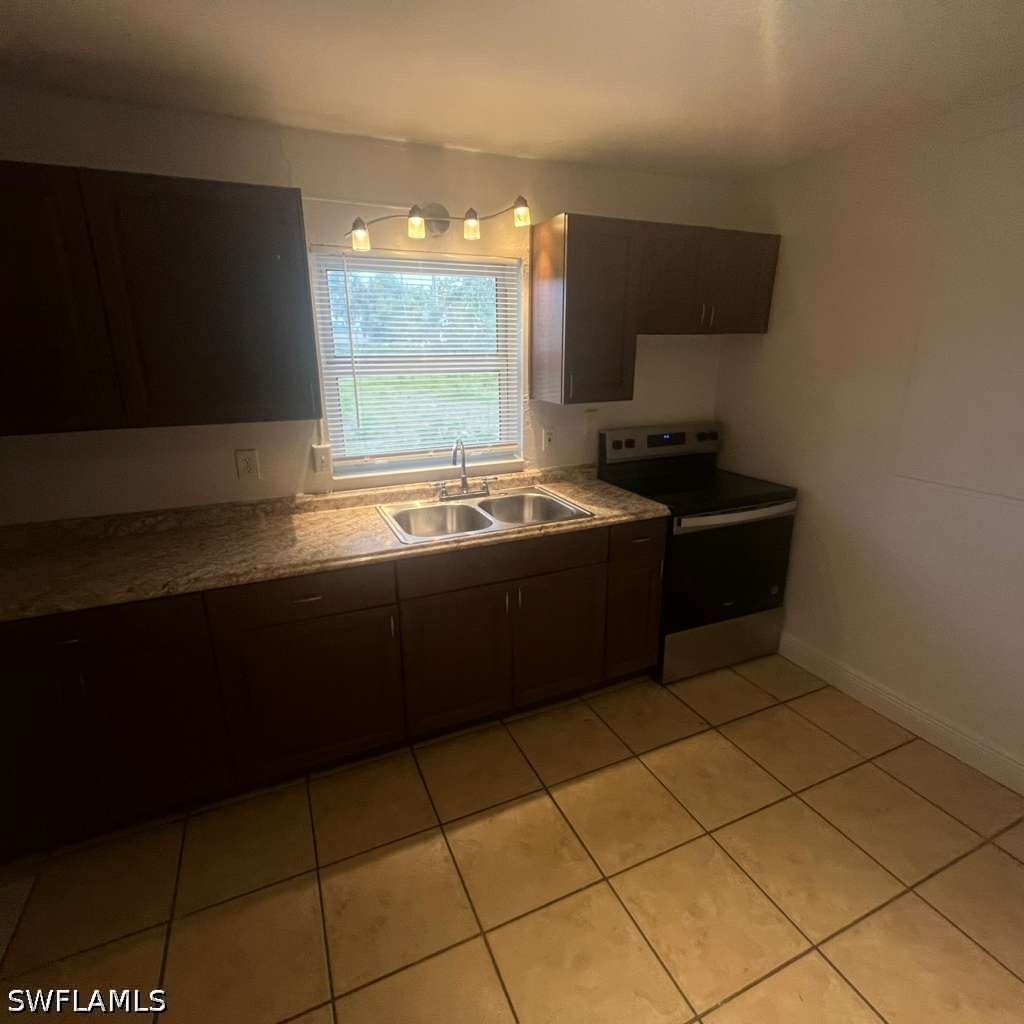1427 Markland - Photo 0