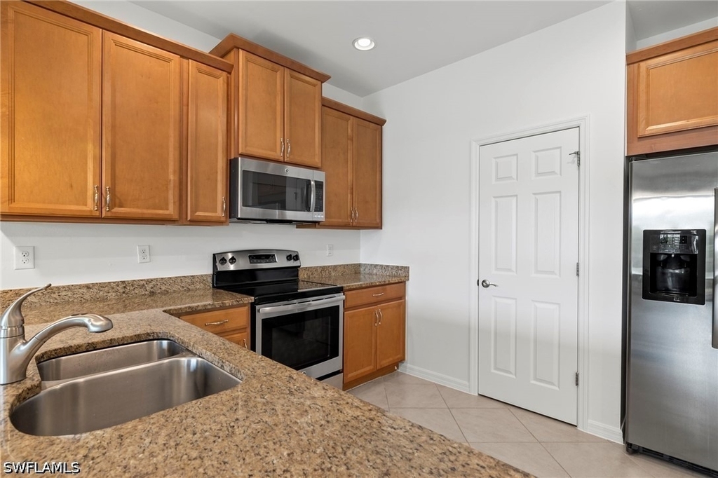 10818 Alvara Way - Photo 7