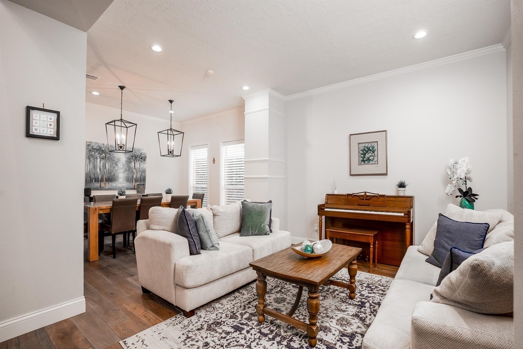 8915 Wallington Drive - Photo 4
