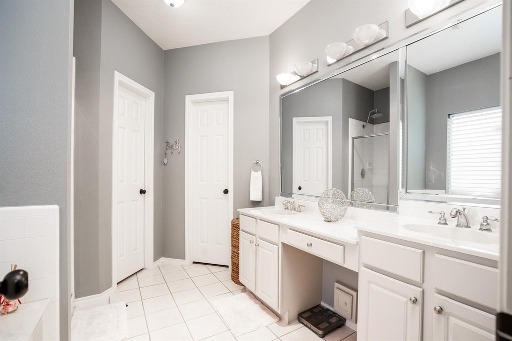 8915 Wallington Drive - Photo 10