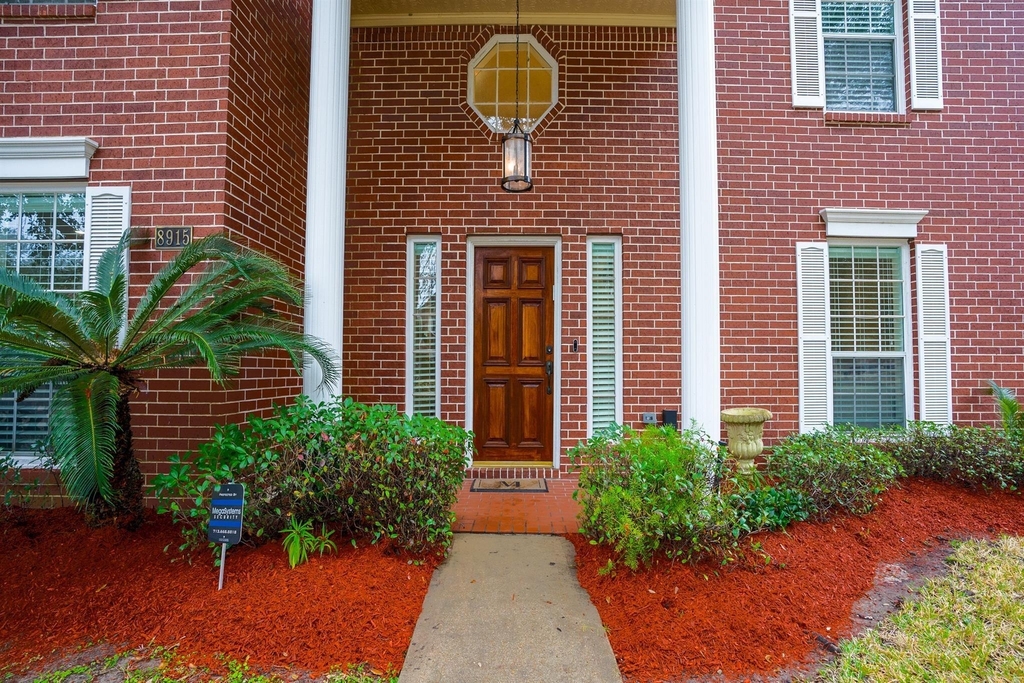8915 Wallington Drive - Photo 2